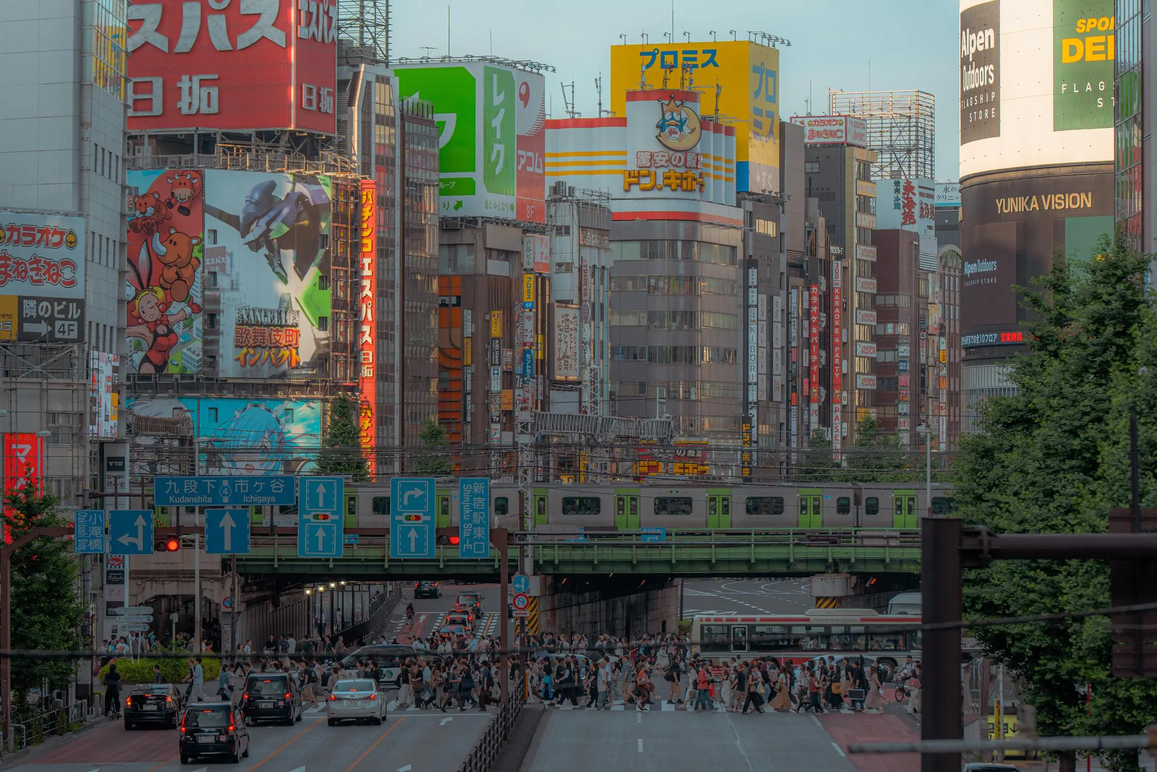 Tokyo, Shinjuku, 35.693497, 139.697302.